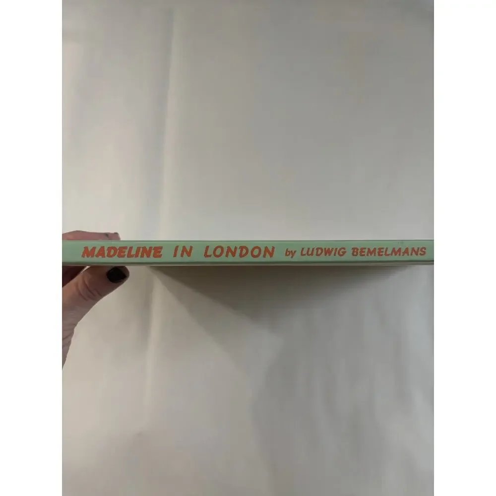 Madeline in London Ludwig Bemelmans Viking Hardcover 1989 Vintage